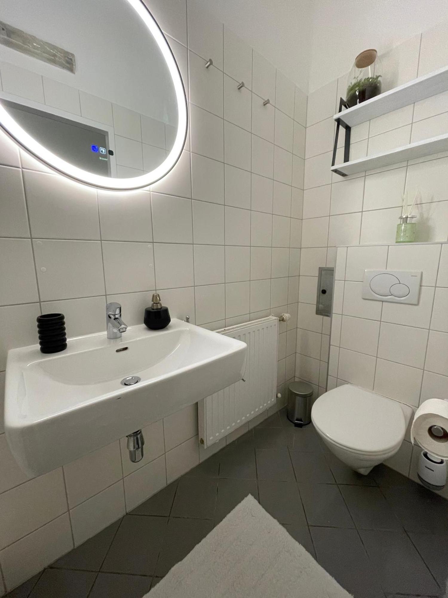 Authentic Apartment Near The City Centre Wina Bagian luar foto
