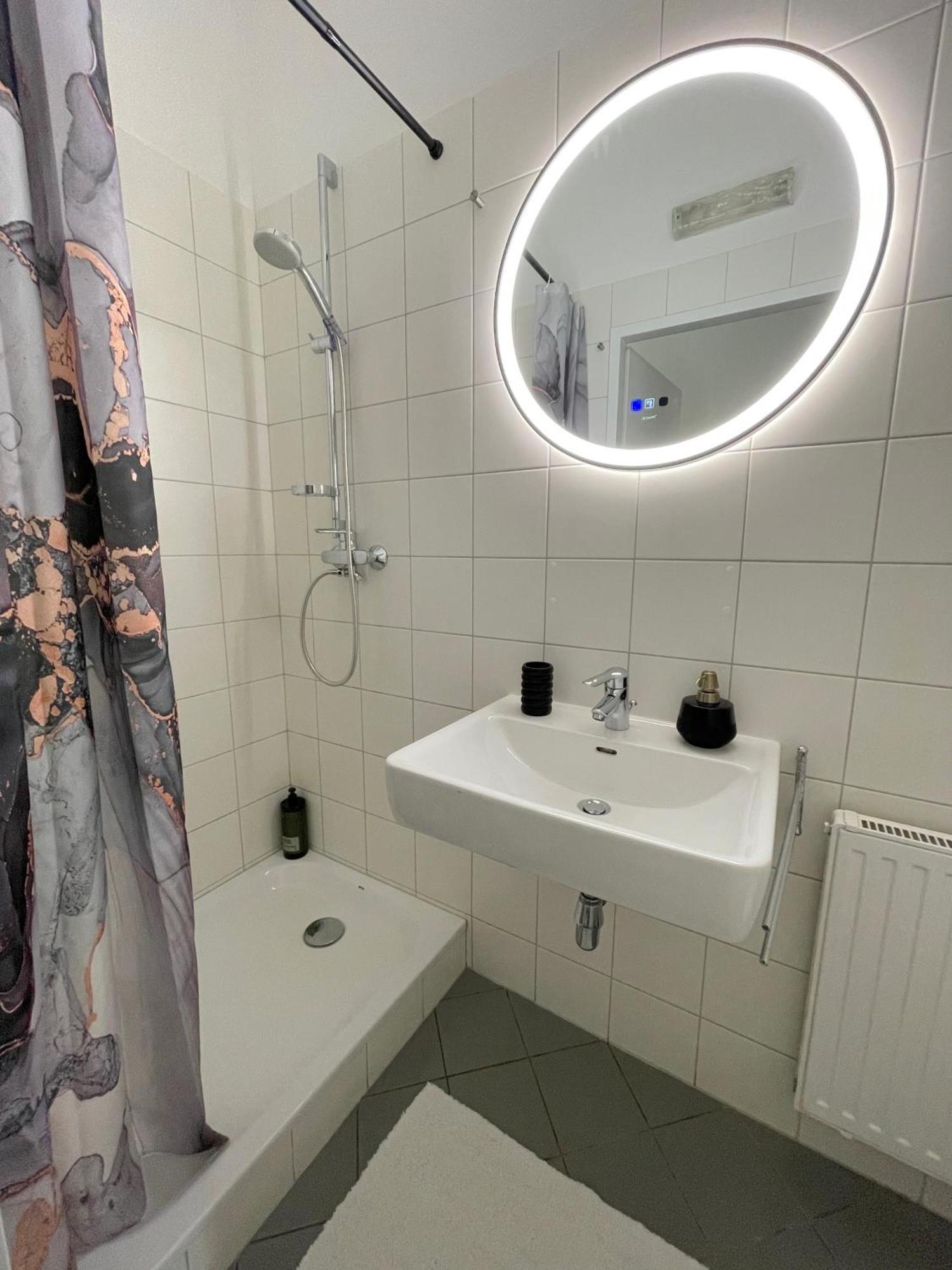 Authentic Apartment Near The City Centre Wina Bagian luar foto